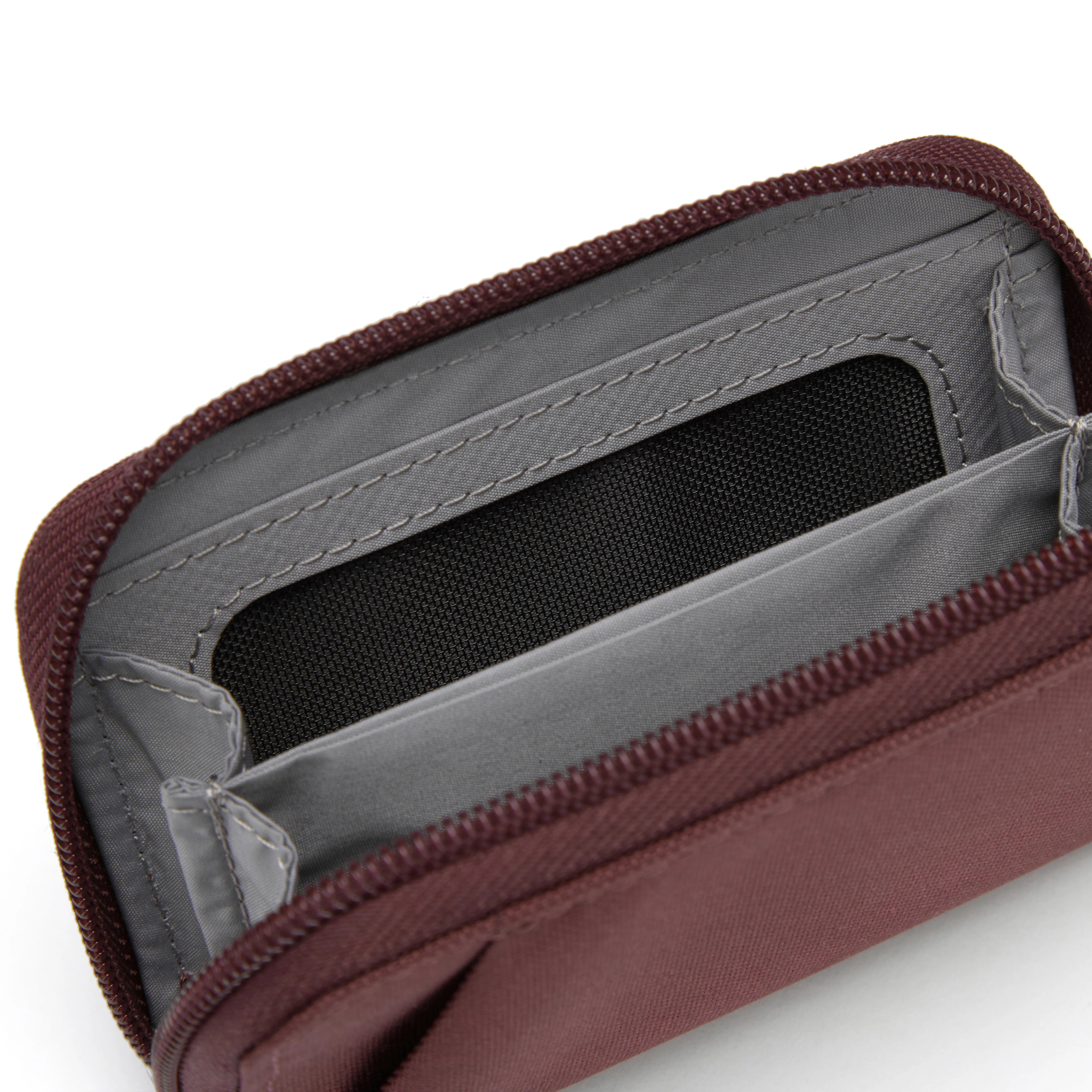 Pacsafe® RFIDsafe™ RFID blocking card wallet - Image 34