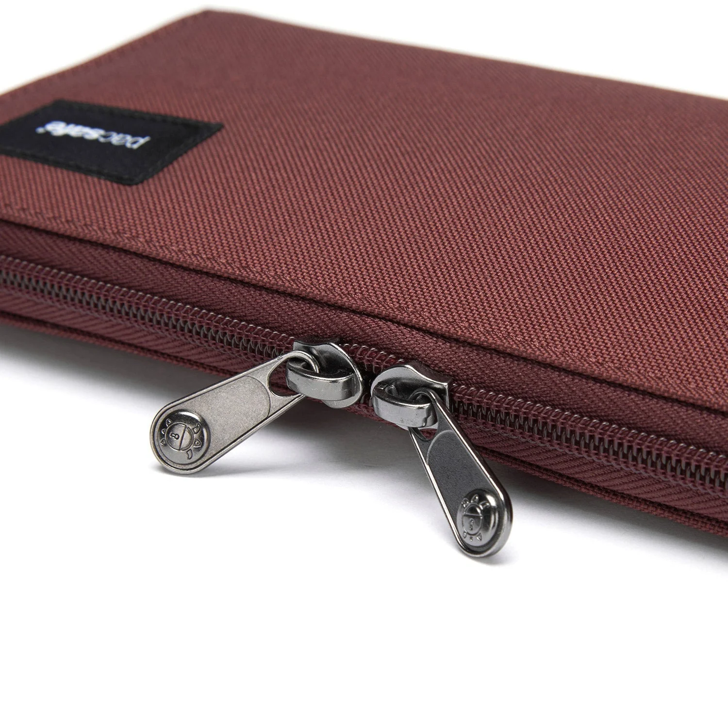 Pacsafe® RFIDsafe™ RFID blocking continental wallet - Image 21