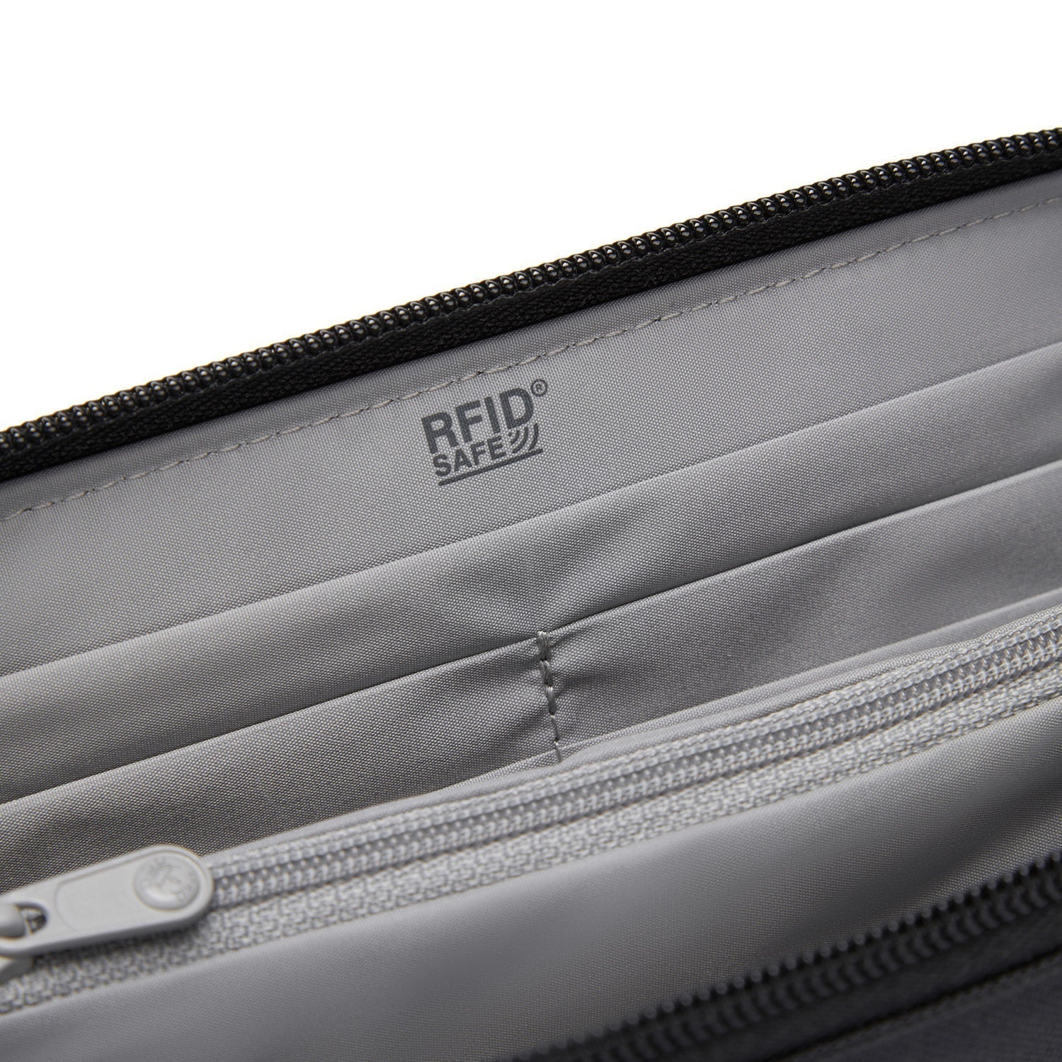 Pacsafe® RFIDsafe™ RFID blocking continental wallet - Image 44