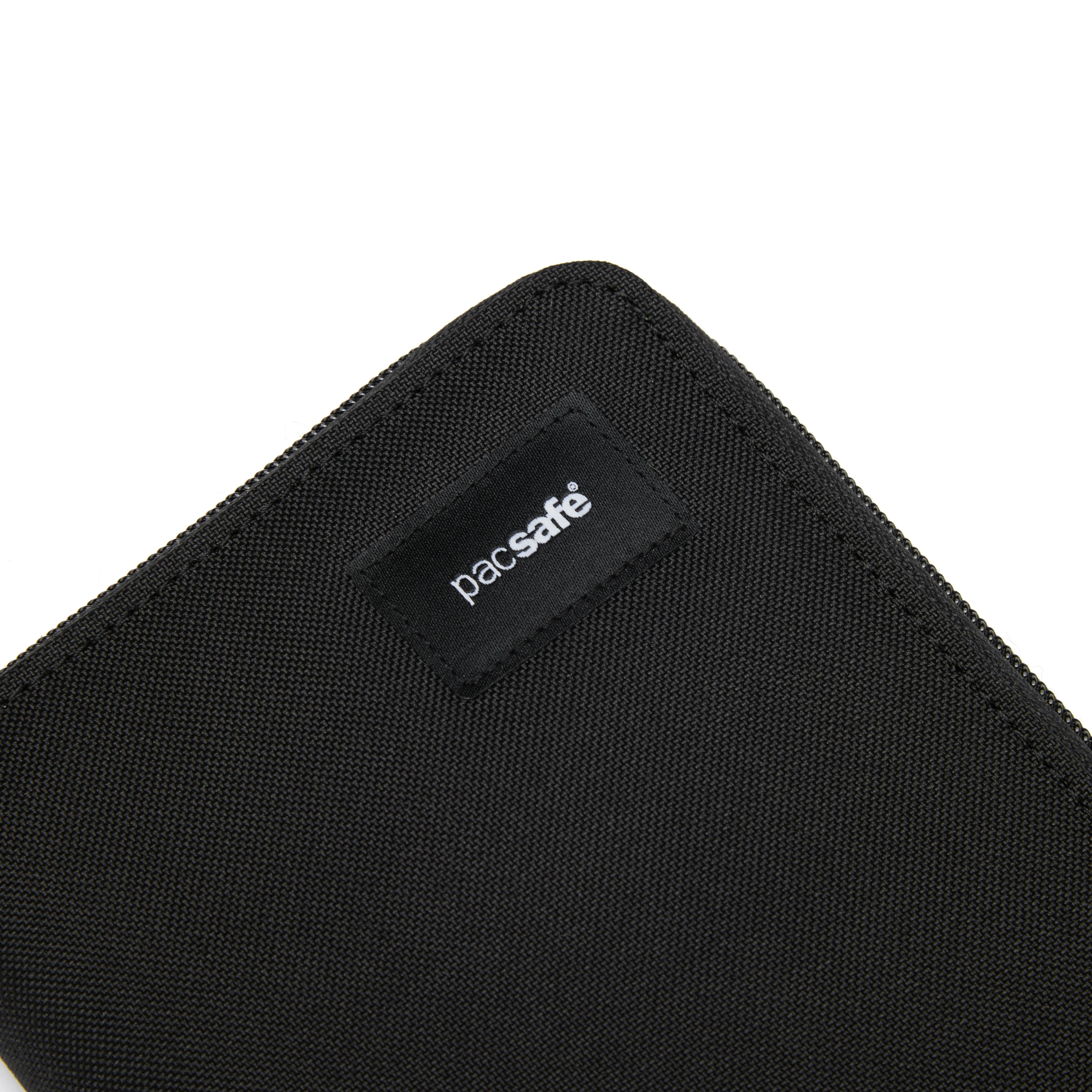 Pacsafe® RFIDsafe™ RFID blocking travel wallet - Image 15